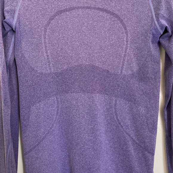 Lululemon Athletica Womens Swiftly Tech Crewneck Pullover Stretch Top Purple 8 - Picture 4 of 15